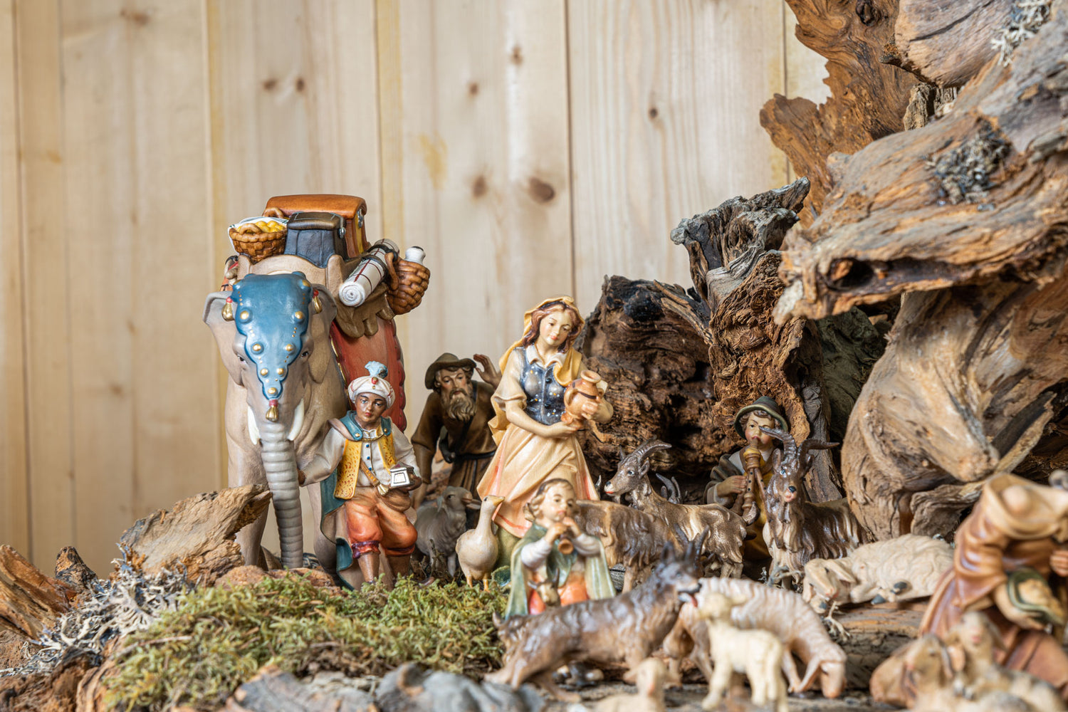 krippenfiguren klassisch holzgeschnitzt titelbild