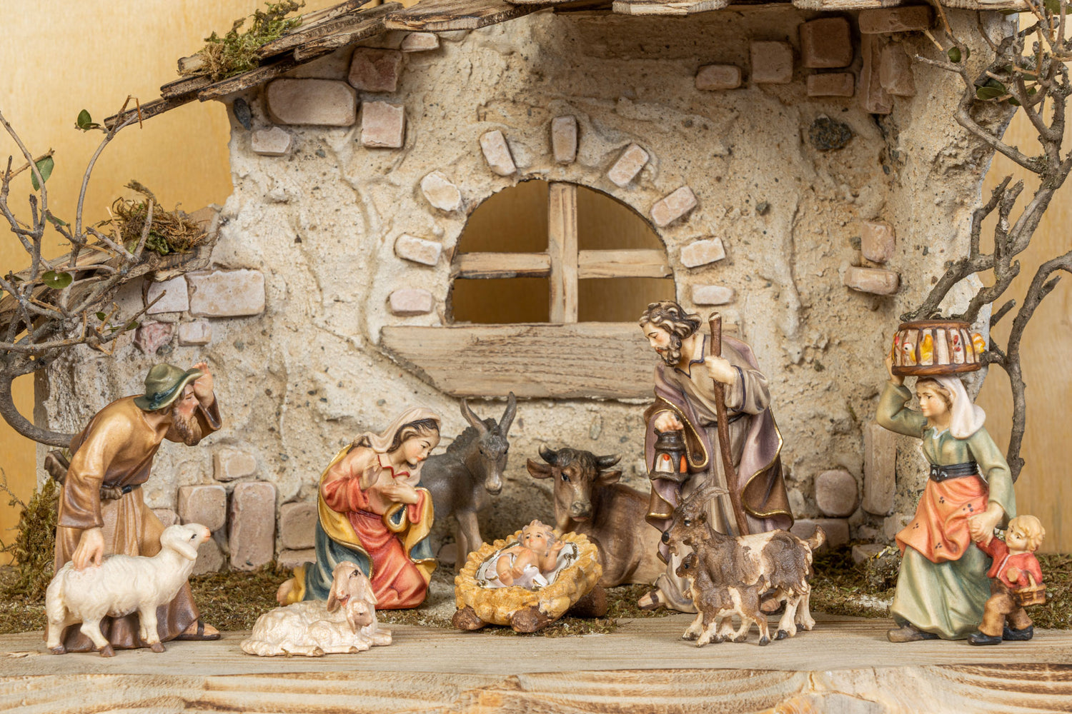 heilige familie banner Weihnachtskrippe holzgeschnitzt