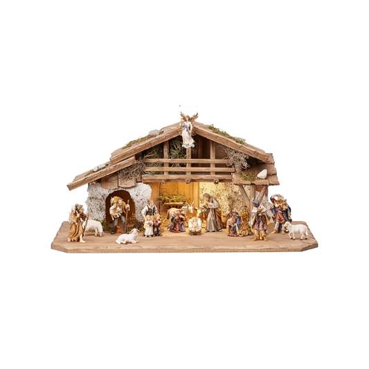 Crèche de Kostner 17 pièces dans l'étable alpine